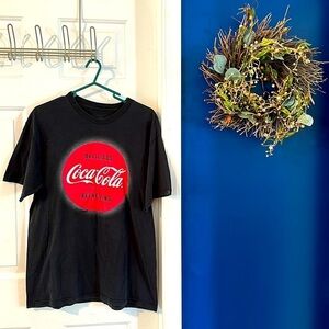 Mens Coca Cola Graphic Logo Black & Red Short Sleeve T-Shirt Size Large